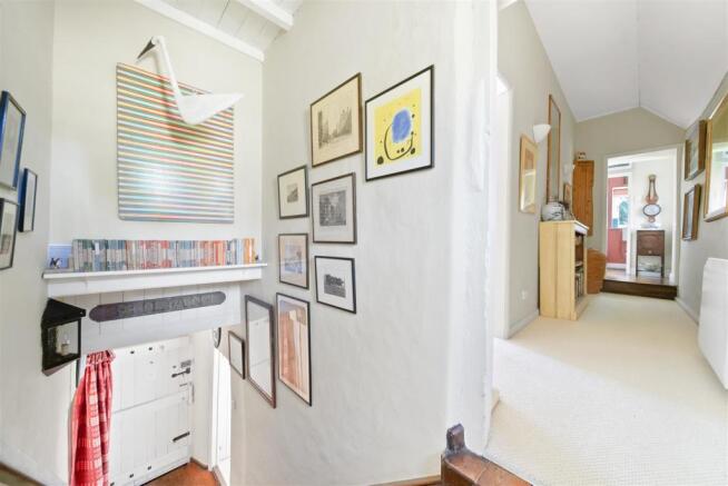 FIRST FLOOR LANDING