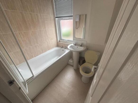 6 bed Terraced to rent Image 6