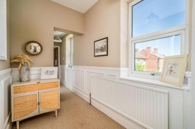 4 bed Semi-Detached for sale Image 12