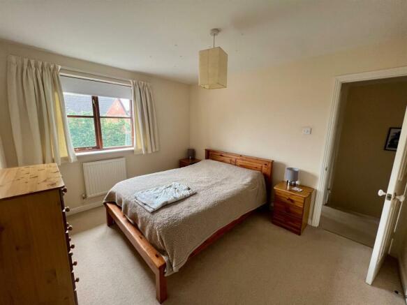 11 king charles bed 1.jpg