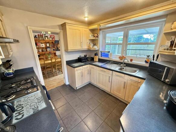 3 bed Detached for sale Image 6