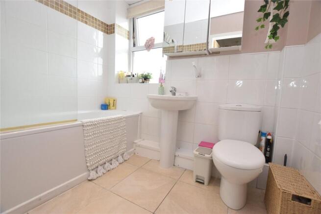 1 bed Apartment to rent Image 9