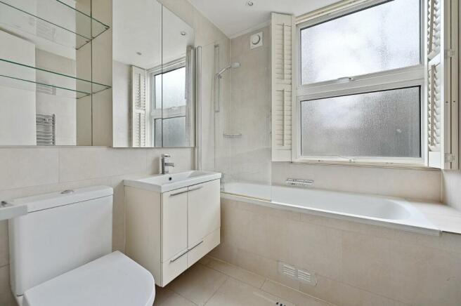 TEC - 41 Quickswood - Ensuite3 (1).jpg
