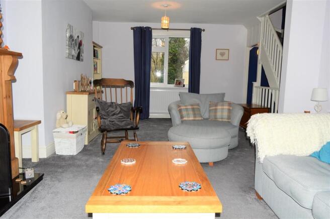 Lounge 2.JPG