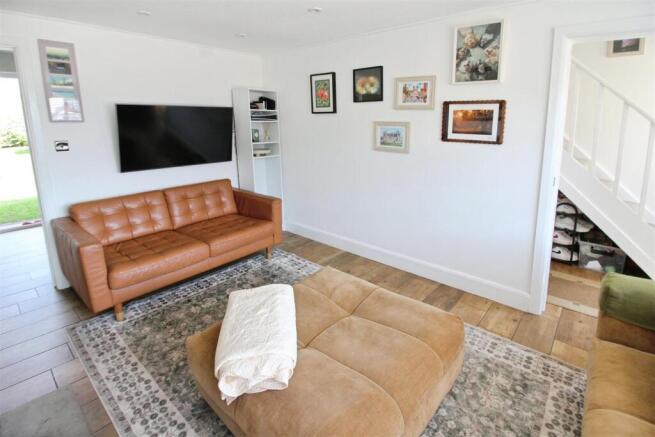 3 bed Semi-Detached for sale Image 6