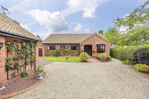 The Brindles, Town Street, Hawksworth, Nottinghamshire