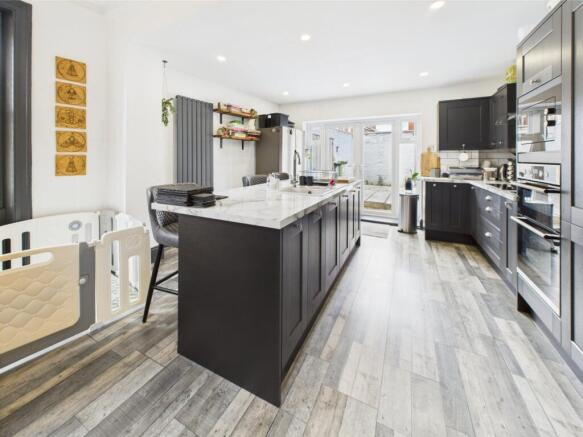 Kitchen/Dining Room