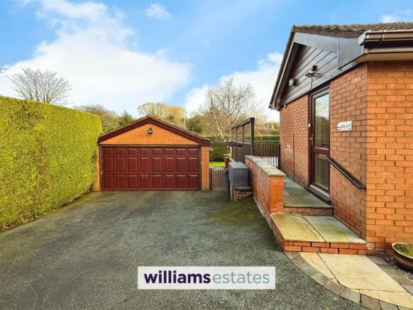 Garage / Driveway