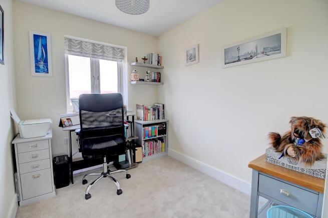 Bed 4 or office