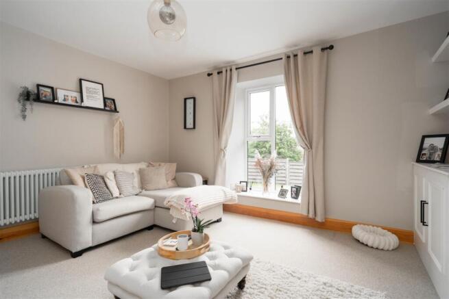 Living Room-2.jpg