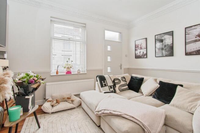 2 bed Terraced for sale Image 6