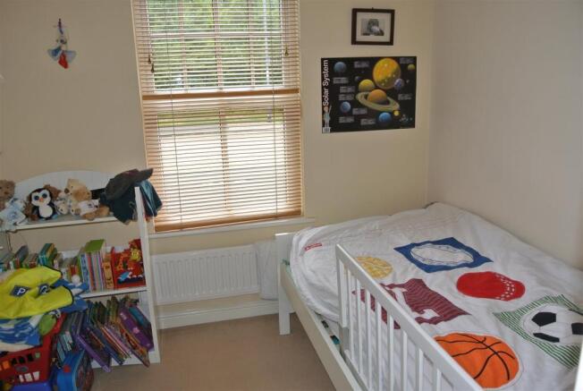 35Bromhurst-Bed2.JPG