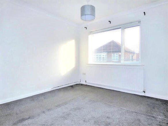 3 bed Terraced to rent Image 9