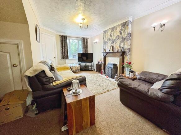 4 bed Detached for sale Image 5