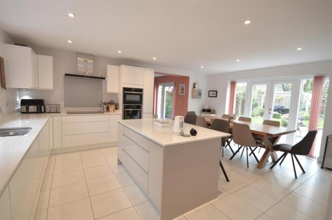kitchen/breakfast room