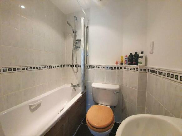 En-suite bathroom .jpg