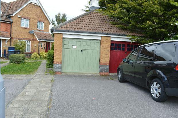 Garage & Parking