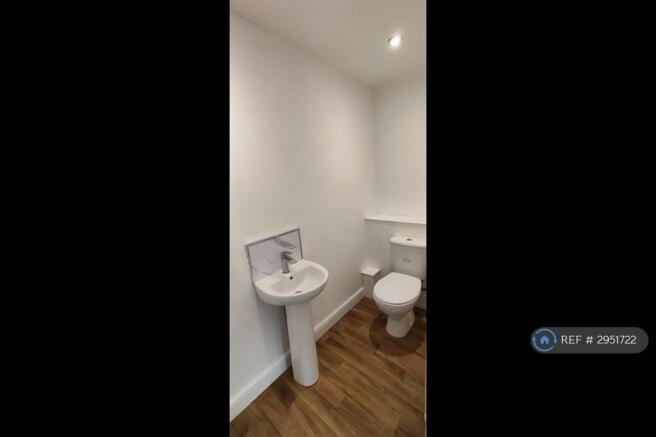 4 bed Terraced to rent Image 10