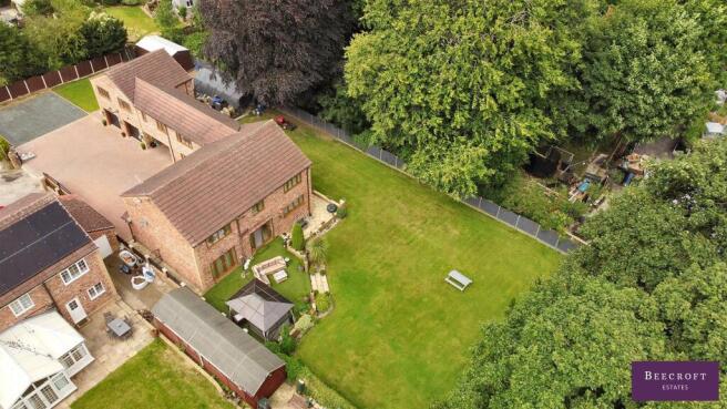 4 bed Detached for sale Image 12