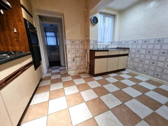Kitchen/ Breakfast Room