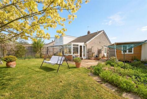 Recently Renovated Bungalow Located in Banwell Village