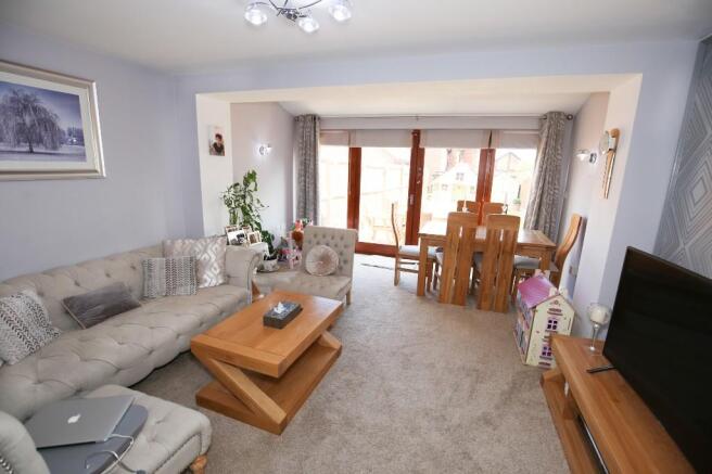 Lounge/Dining Room