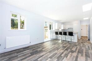 Flat E, 56, Kenninghall Road, Hackney, London E5 8BY