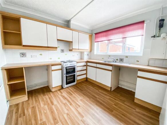 Kitchen 001.jpg