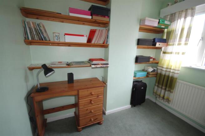 SINGLE BEDROOM 5/ OF