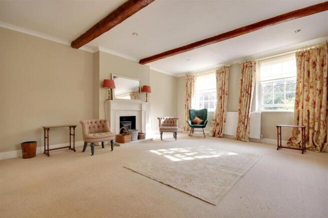 Living room 2.jpg