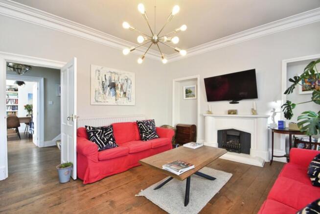 5 bed Link Detached House for sale Image 11