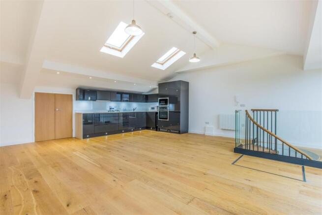 Lounge/Kitchen