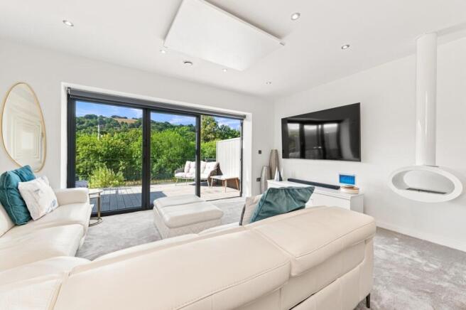 4 bed Town House for sale Image 5