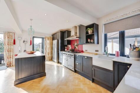 Orchard Close, Fetcham, Leatherhead, Surrey, KT22