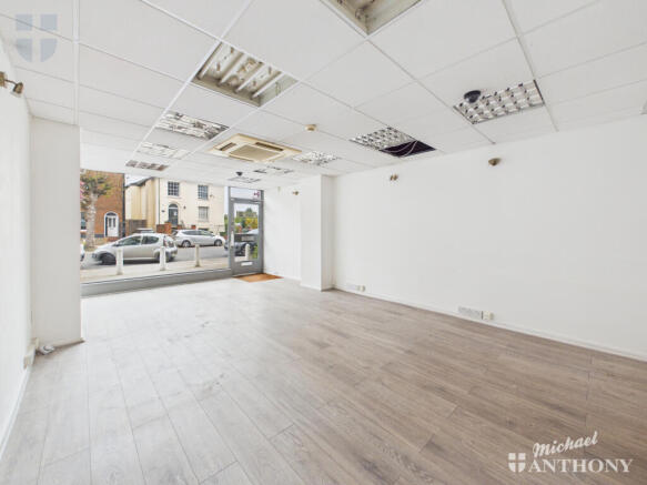 CAM03852G0-PR0623-STILL004