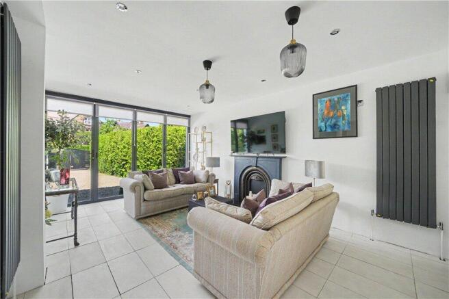 6 bed Detached for sale Image 6