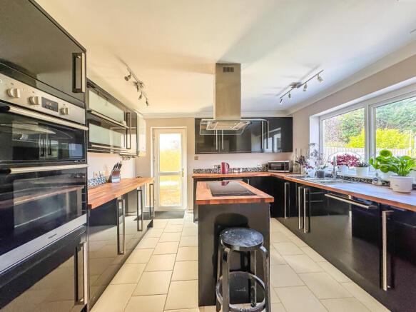 20250808_115830944_iOS_edited