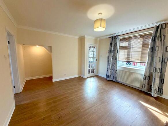 LIVING ROOM -.jpeg