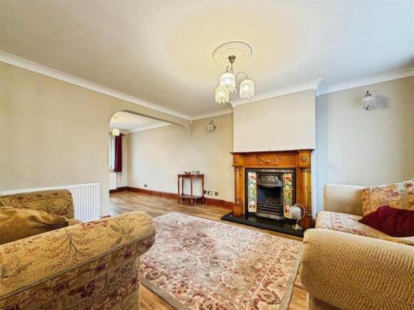 3 bed Semi-Detached for sale Image 4