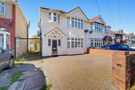 Shelley Crescent, Hounslow