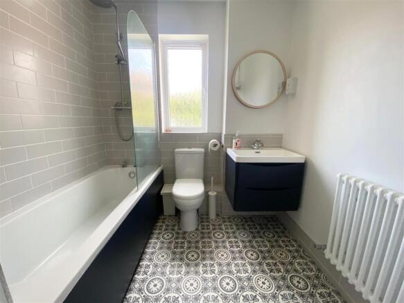 FAMILY BATHROOM
