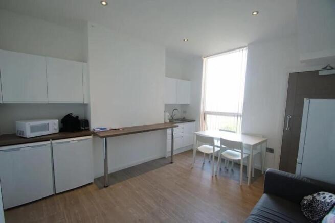 39 Wellington St. PR1 8TQ [2].jpg