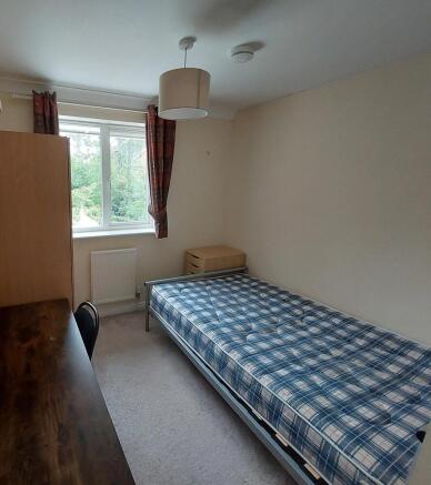 4 bed House Share to rent Image 10