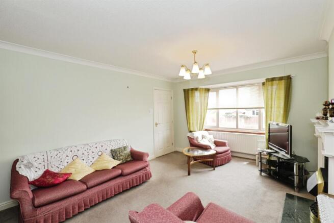 4 bed Detached for sale Image 4