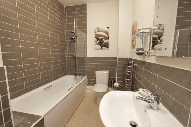 2 bed Apartment for sale Image 12