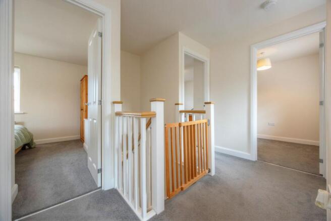 4 bed Detached for sale Image 11