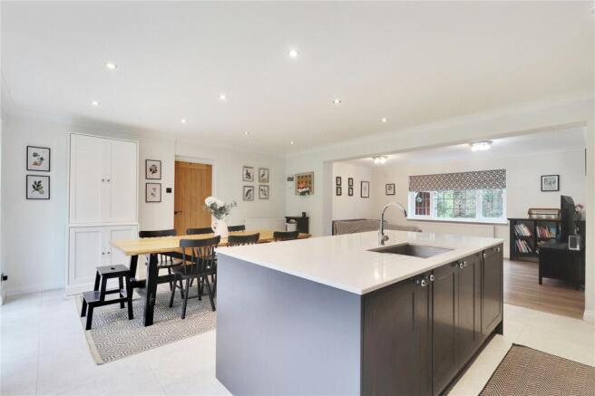 Kitchen/Breakfast Rm