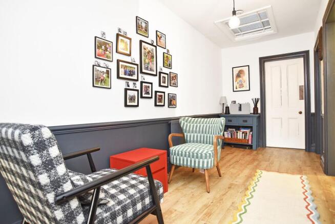 2 bed Flat for sale Image 10