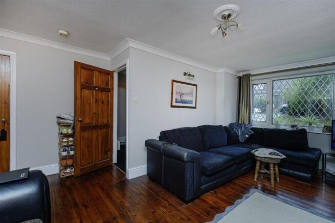 3 bed Semi-Detached for sale Image 6
