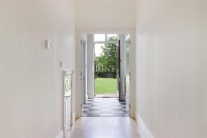 Flat 9, Devonshire House, Brandesbury Square, Woodford Green IG8 8RN